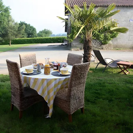 Aux Charmes D'antan - 3* Sevremont