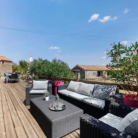 Aux Charmes D'antan - Bed & Breakfast