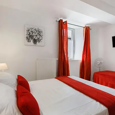 Aux Charmes D'antan - Bed & Breakfast Sevremont